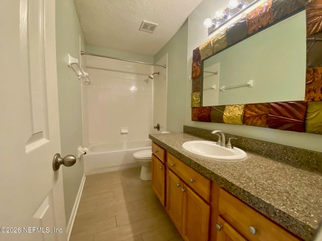 1530 VINELAND Circle B, Fleming Island, FL 32003