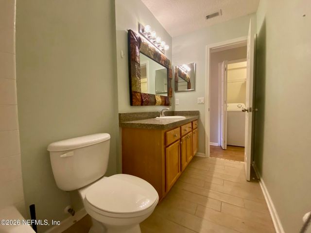 1530 VINELAND Circle B, Fleming Island, FL 32003