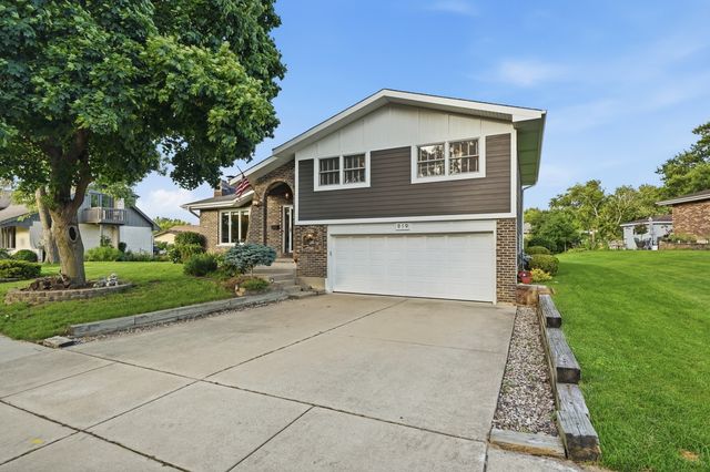919 Hillview Drive, Lemont, IL 60439