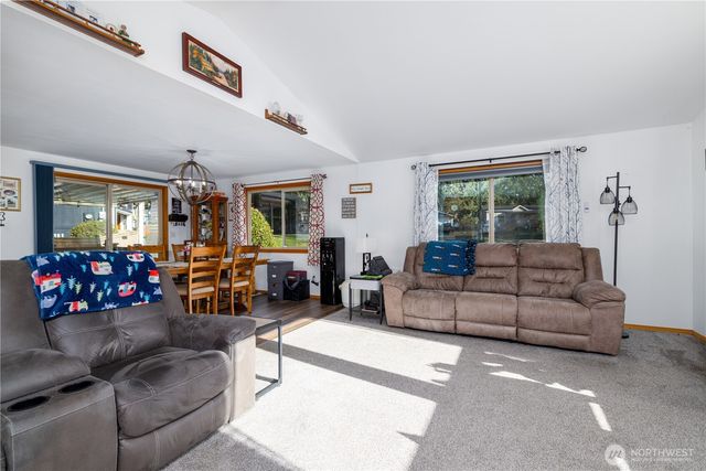 550 E Budd Drive, Shelton, WA 98584