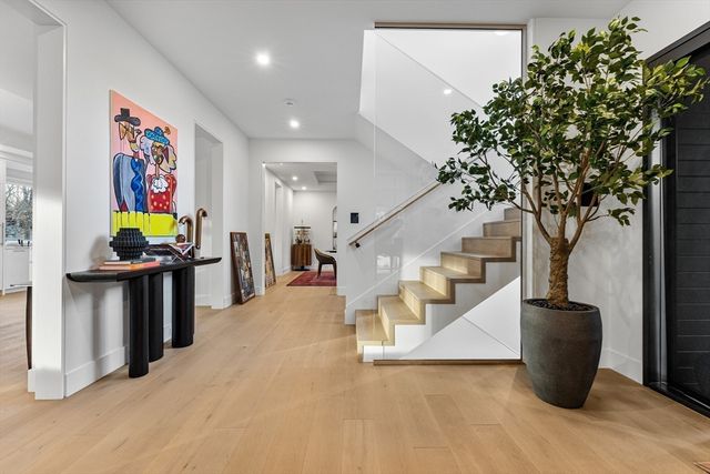 286 Country Dr, Weston, MA 02493