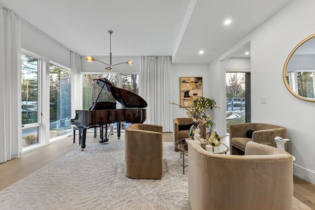 286 Country Dr, Weston, MA 02493