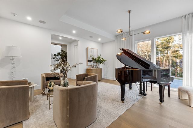 286 Country Dr, Weston, MA 02493