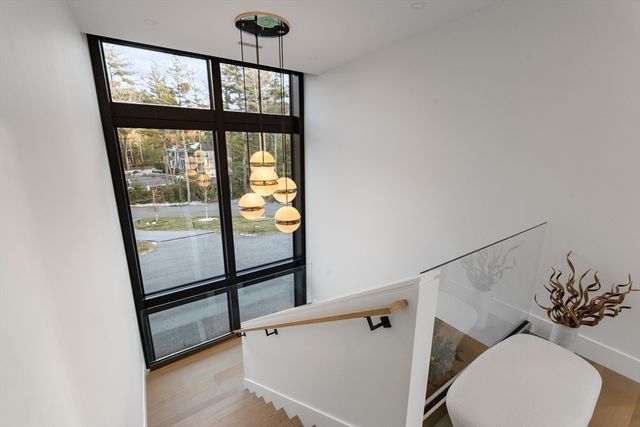 286 Country Dr, Weston, MA 02493