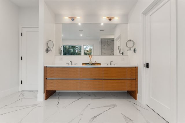 286 Country Dr, Weston, MA 02493