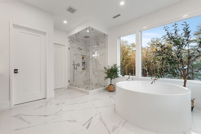 286 Country Dr, Weston, MA 02493