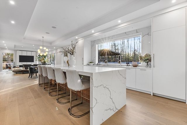 286 Country Dr, Weston, MA 02493