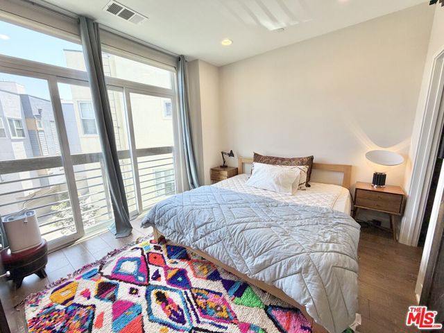 2753 Waverly Drive 1003, Los Angeles, CA 90039