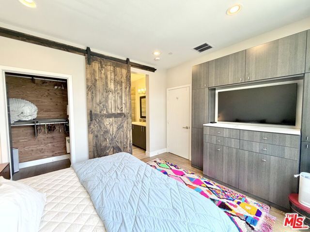 2753 Waverly Drive 1003, Los Angeles, CA 90039