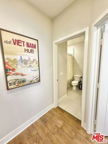 2753 Waverly Drive 1003, Los Angeles, CA 90039