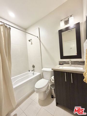 2753 Waverly Drive 1003, Los Angeles, CA 90039