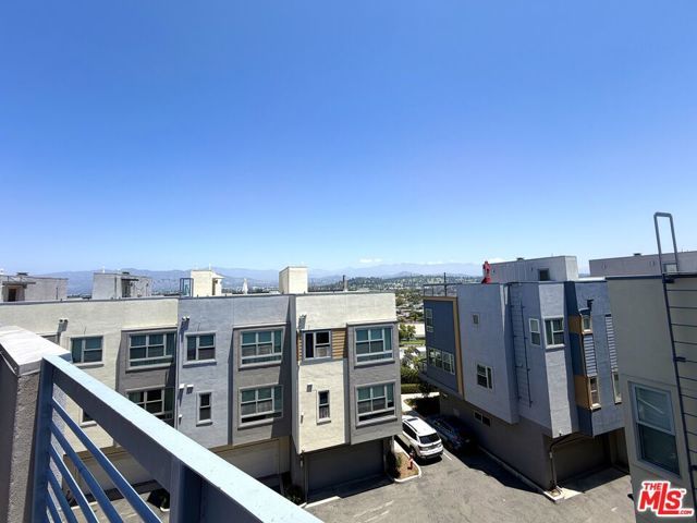 2753 Waverly Drive 1003, Los Angeles, CA 90039
