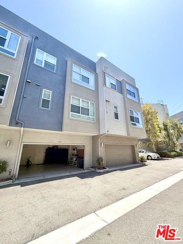 2753 Waverly Drive 1003, Los Angeles, CA 90039