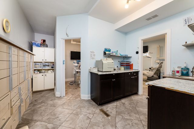 5918 W Higgins Avenue, Chicago, IL 60630