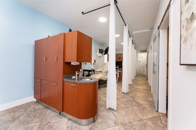5918 W Higgins Avenue, Chicago, IL 60630