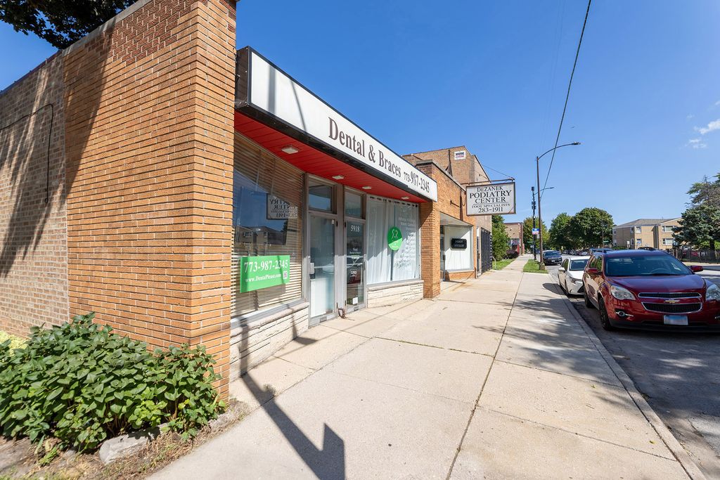 5918 W Higgins Avenue, Chicago, IL 60630