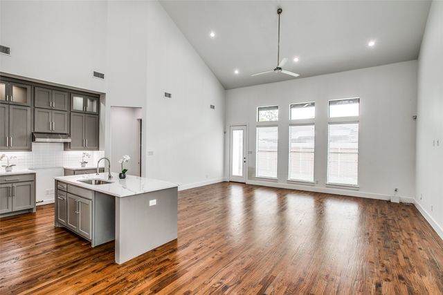 2042 Bickers Street, Dallas, TX 75212