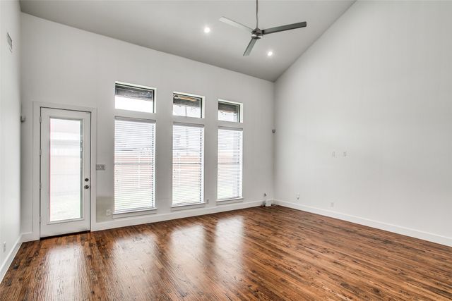 2042 Bickers Street, Dallas, TX 75212