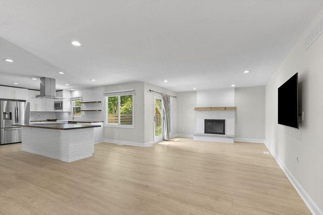 3197 Dunlavin Glen Road, Columbus, OH 43221