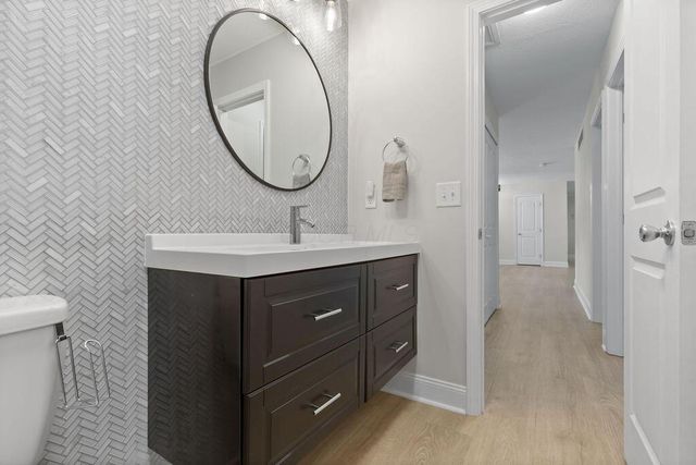 3197 Dunlavin Glen Road, Columbus, OH 43221