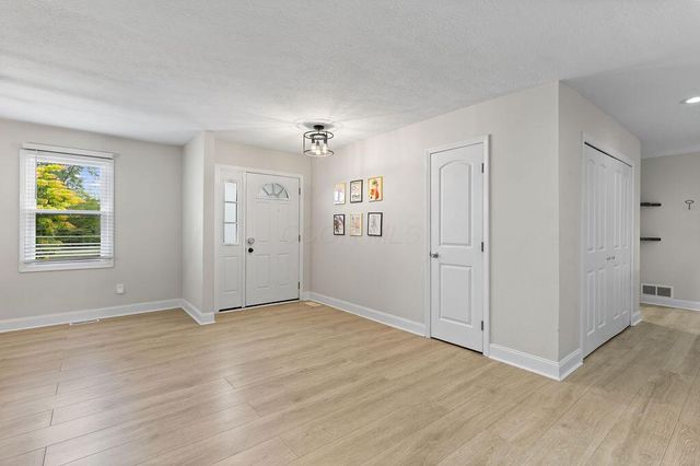 3197 Dunlavin Glen Road, Columbus, OH 43221