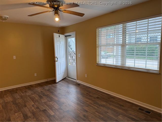 101 Elizabeth Street 3, Charleston, WV 25311