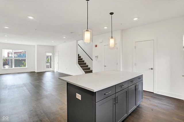 727 N Illinois Street 202, Indianapolis, IN 46204