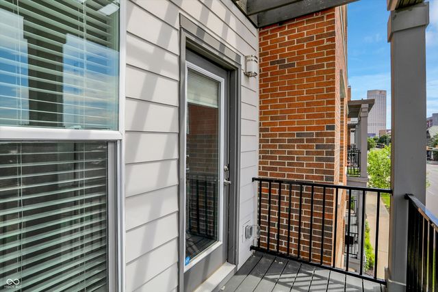 727 N Illinois Street 202, Indianapolis, IN 46204