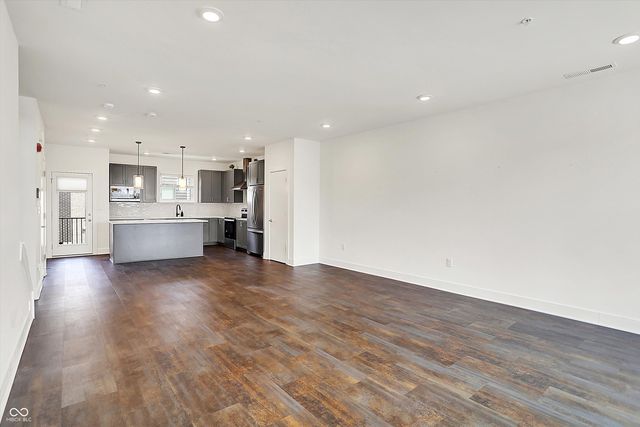 727 N Illinois Street 202, Indianapolis, IN 46204