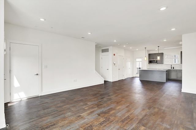 727 N Illinois Street 202, Indianapolis, IN 46204