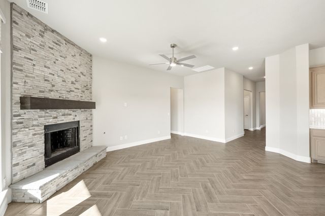 652 Sirius Drive, Waxahachie, TX 75165