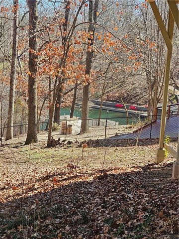 1 Woburn Lane, Bella Vista, AR 72715