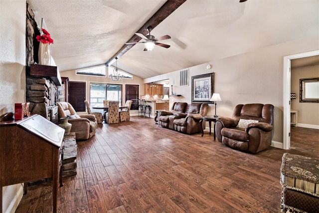 1 Woburn Lane, Bella Vista, AR 72715