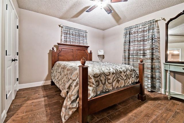 1 Woburn Lane, Bella Vista, AR 72715