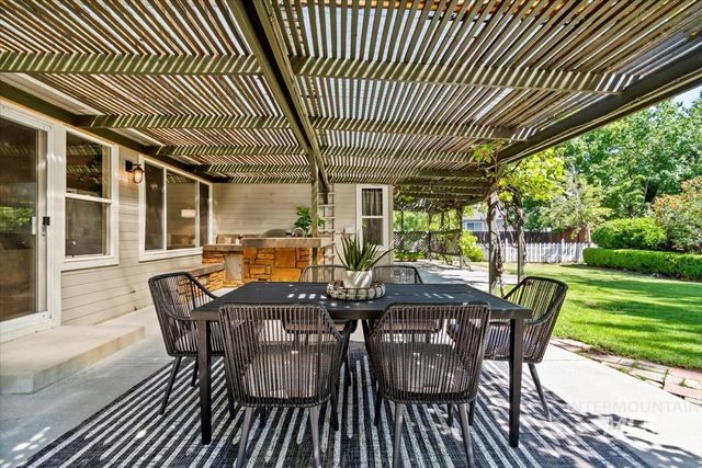 6472 S Liveoak Place, Boise, ID 83716