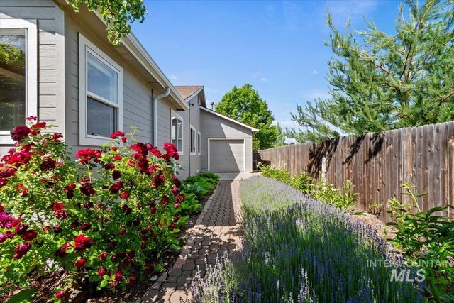 6472 S Liveoak Place, Boise, ID 83716