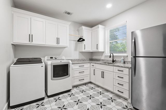 2214 Norwood Street, Sherman, TX 75092