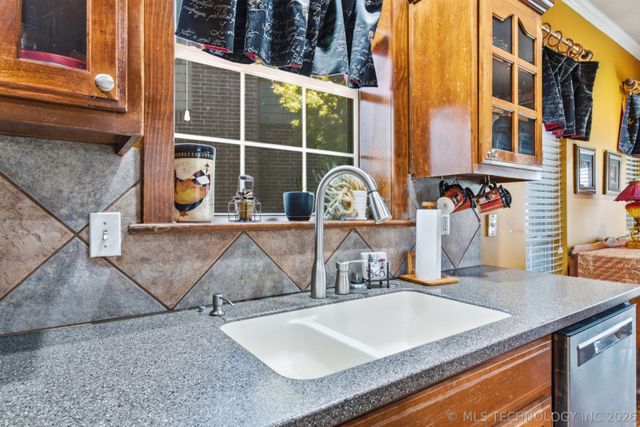 3104 N Oak Avenue, Broken Arrow, OK 74012