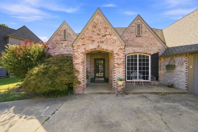 3104 N Oak Avenue, Broken Arrow, OK 74012
