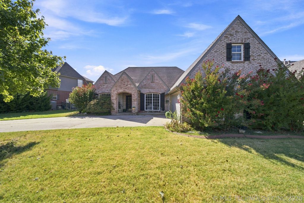 3104 N Oak Avenue, Broken Arrow, OK 74012