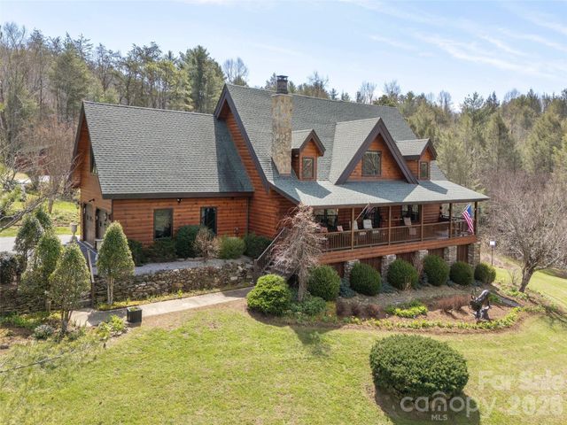 622 Oleta Road, Hendersonville, NC 28792