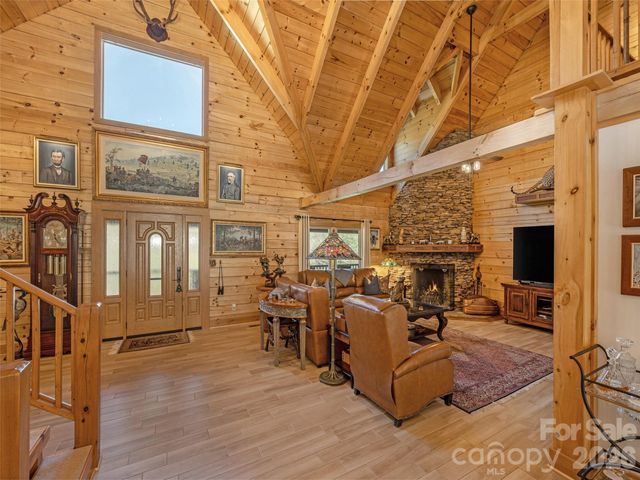 622 Oleta Road, Hendersonville, NC 28792