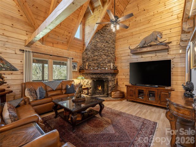 622 Oleta Road, Hendersonville, NC 28792