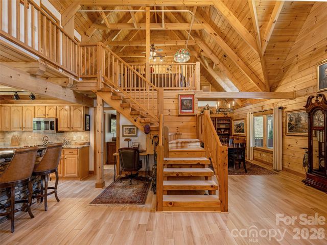 622 Oleta Road, Hendersonville, NC 28792