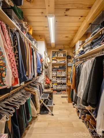 622 Oleta Road, Hendersonville, NC 28792