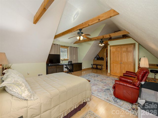 622 Oleta Road, Hendersonville, NC 28792