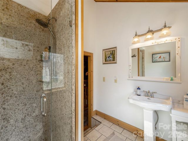 622 Oleta Road, Hendersonville, NC 28792