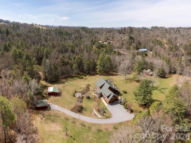 622 Oleta Road, Hendersonville, NC 28792