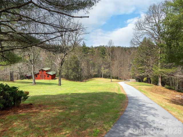 622 Oleta Road, Hendersonville, NC 28792