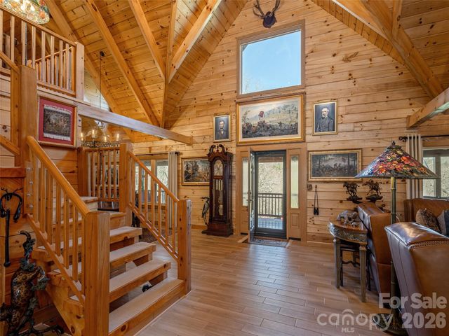 622 Oleta Road, Hendersonville, NC 28792